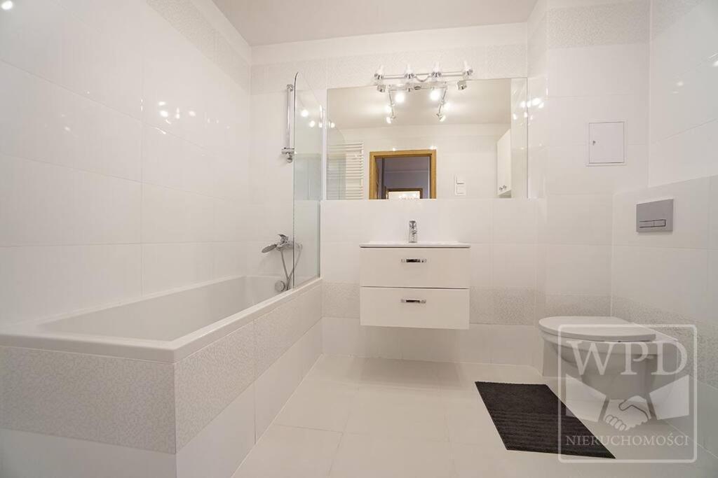 Big Apartment - Old Town - 3 Rooms - Private Parking Wroclaw Bagian luar foto